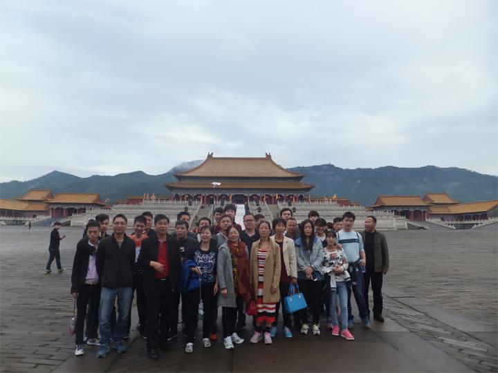 2015-11月，韋柏公司組織橫店旅游